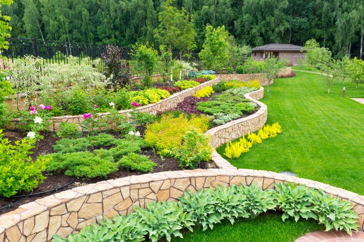 Spring Landscaping Checklist: 8 Ways to Boost Your Home’s Outdoor Look