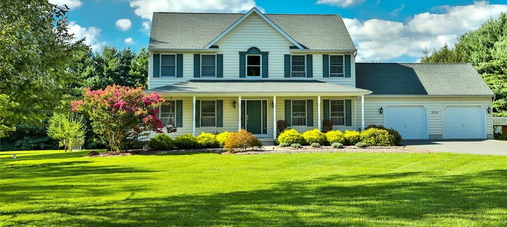 5 Fascinating Pro Tips For A Lush And Healthy Lawn